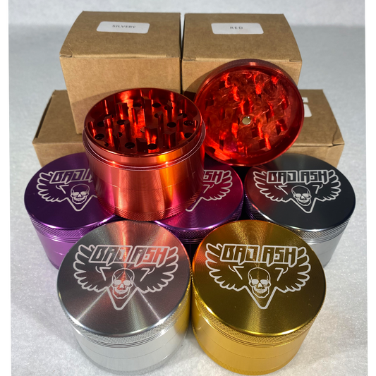 12pk 3 stage aluminum anodized grinder, sharp teeth great screen comes with 2 scrapers